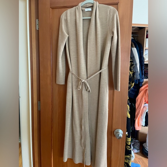 Babaton Ty Cardigan 
ARITZIA 
Womens Beige Belted sweater robe - Picture 4 of 7